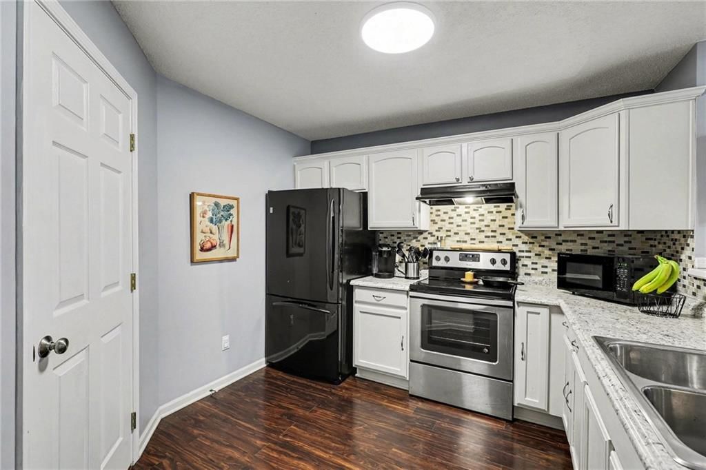 5444 N Fairmount Avenue — photo 10