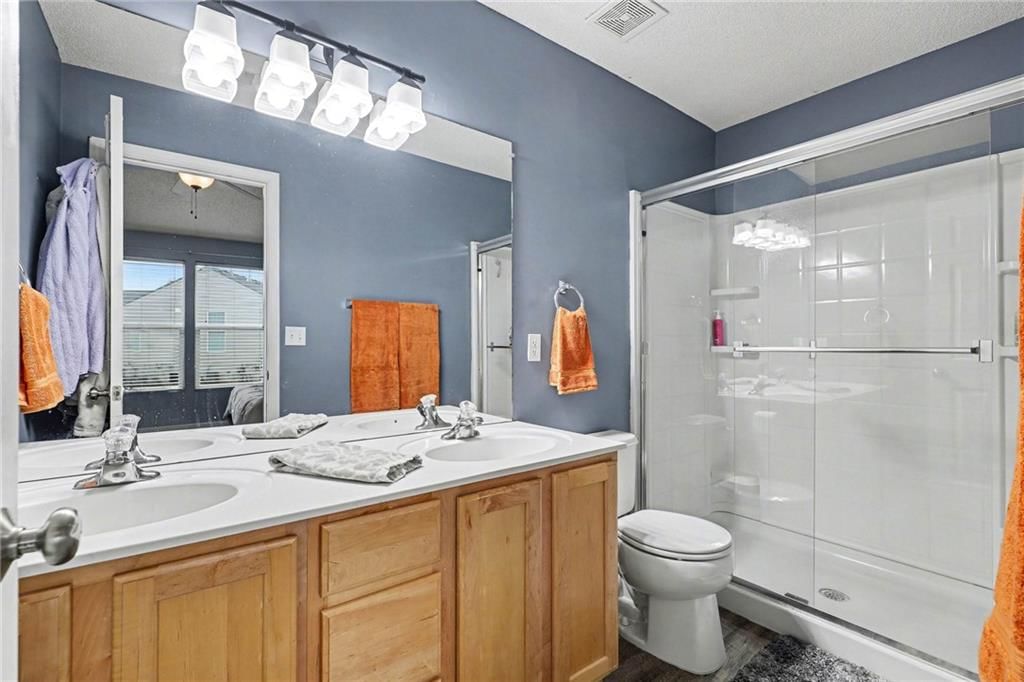 5444 N Fairmount Avenue — photo 20
