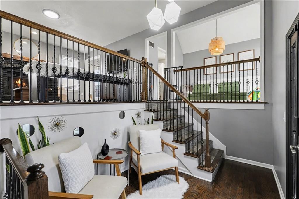 126 S Tremont Street — photo 4