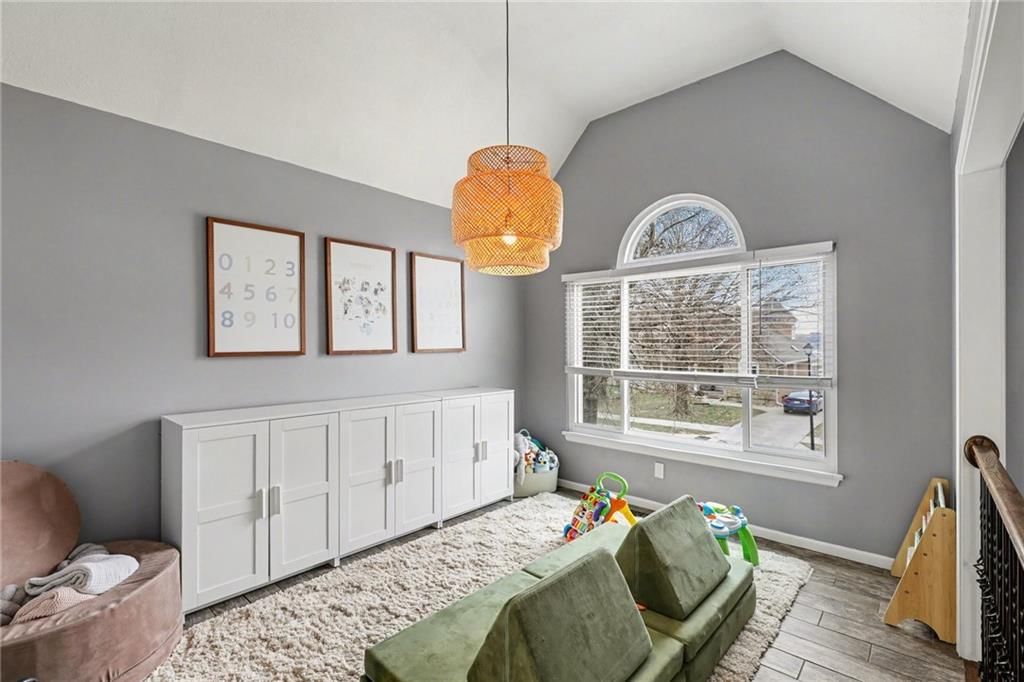 126 S Tremont Street — photo 13