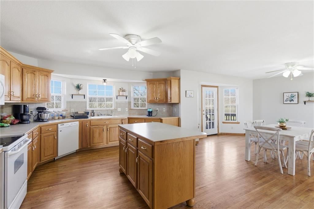 3708 Richmond Drive — photo 12