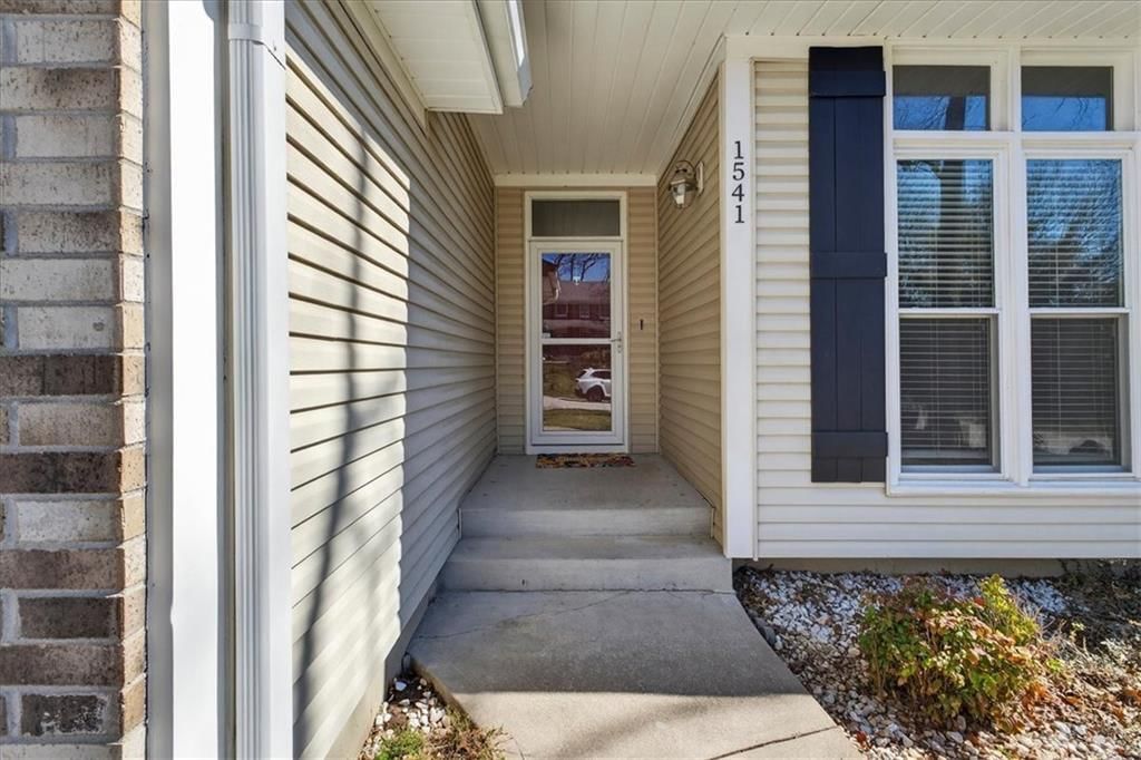 1541 NE Neawanna Drive — photo 4