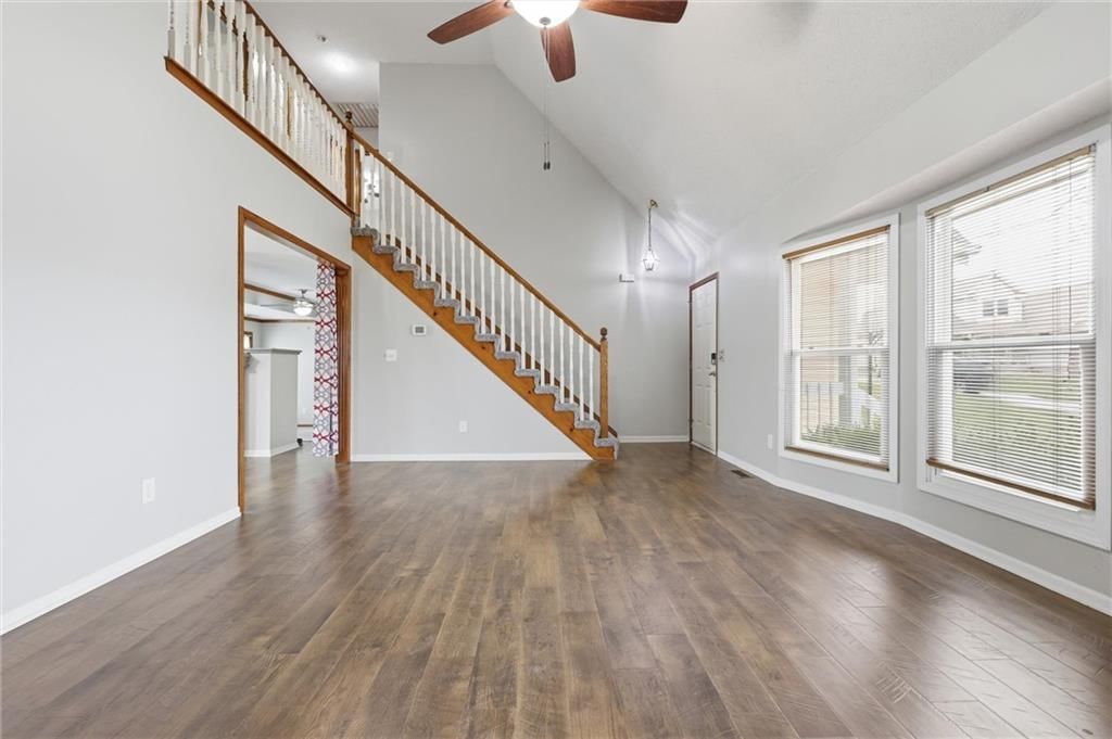 905 NE Kenwood Drive — photo 6