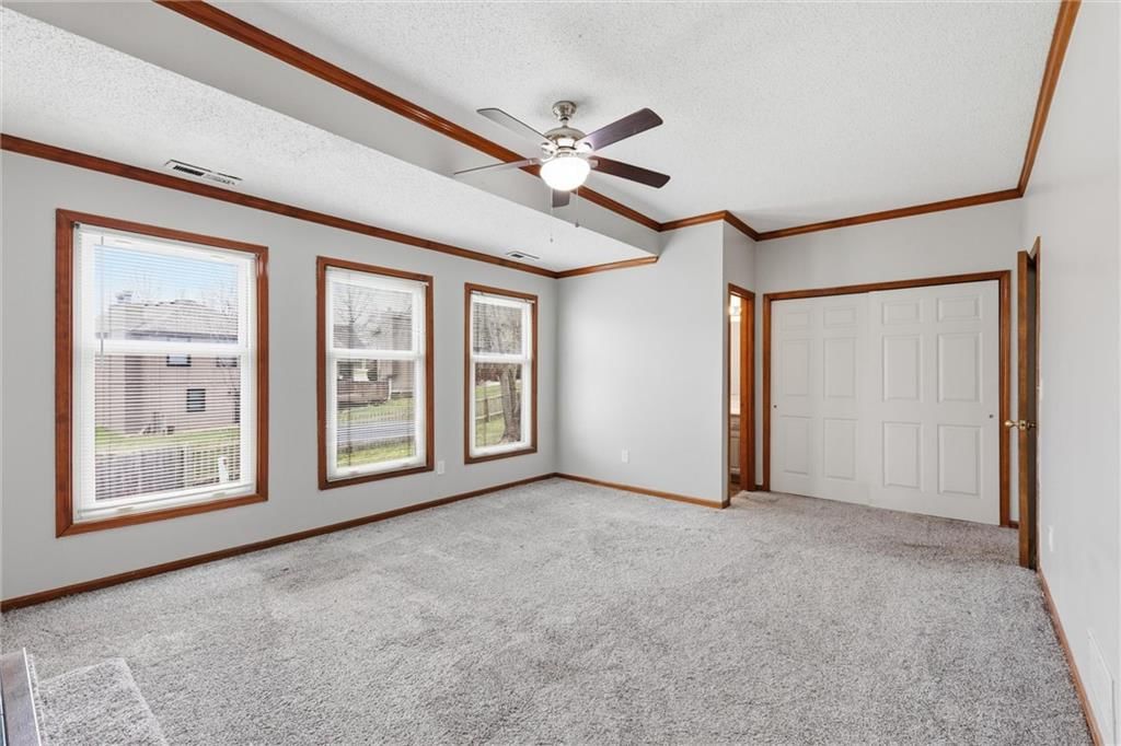 905 NE Kenwood Drive — photo 13