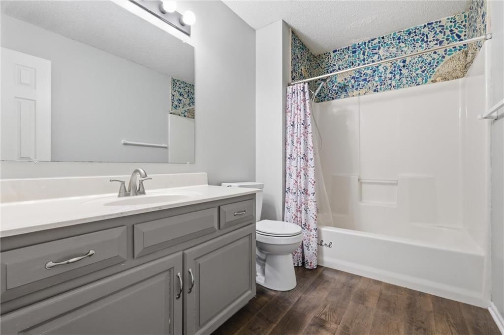 905 NE Kenwood Drive — photo 23