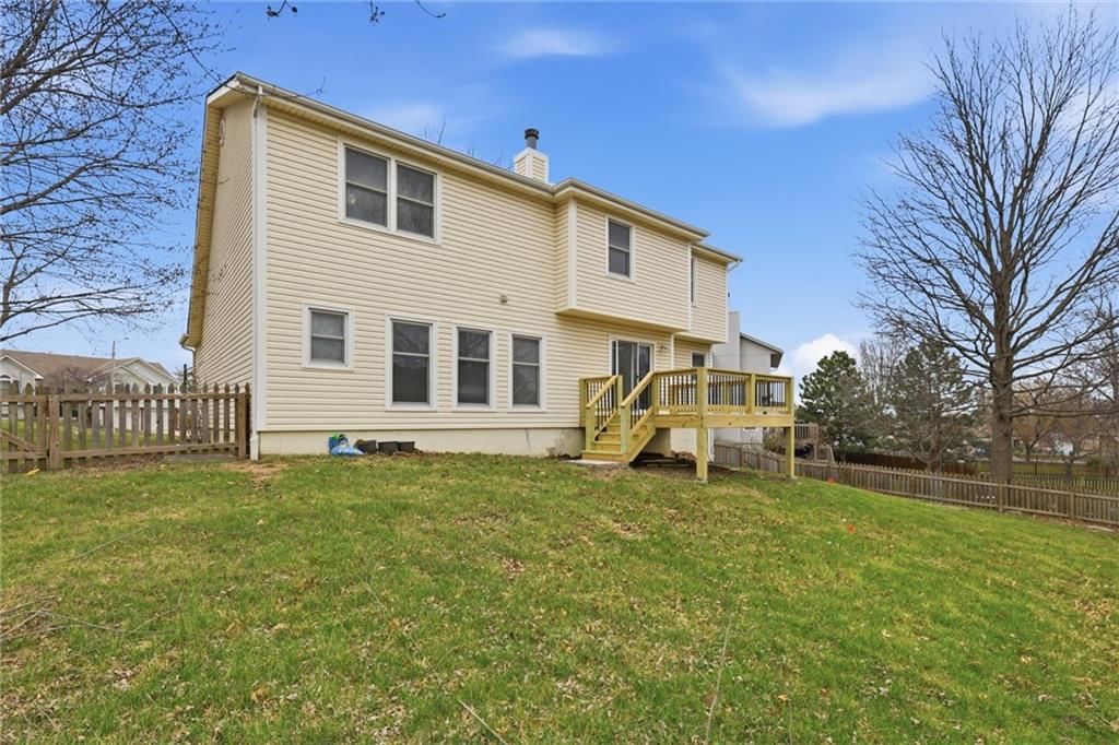905 NE Kenwood Drive — photo 29