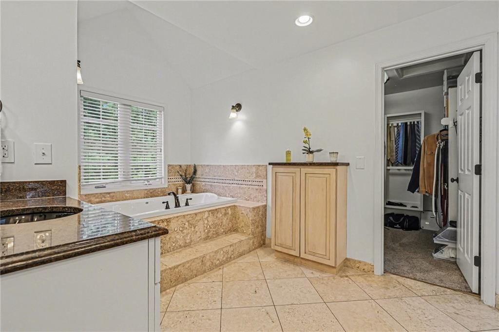 5413 Neosho Lane — photo 32