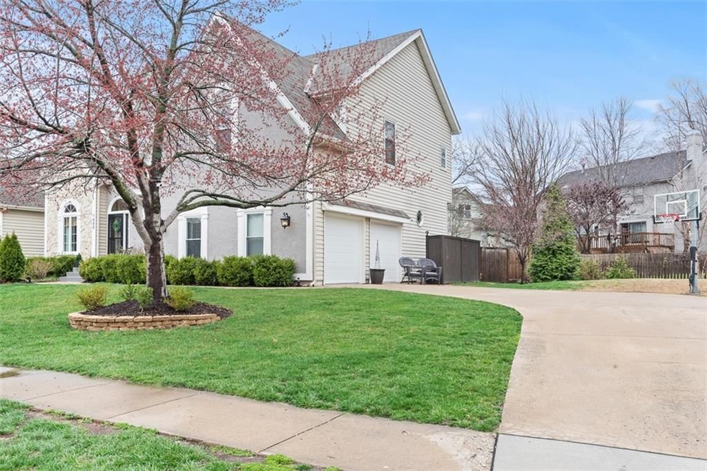 1450 E Orleans Drive — photo 2