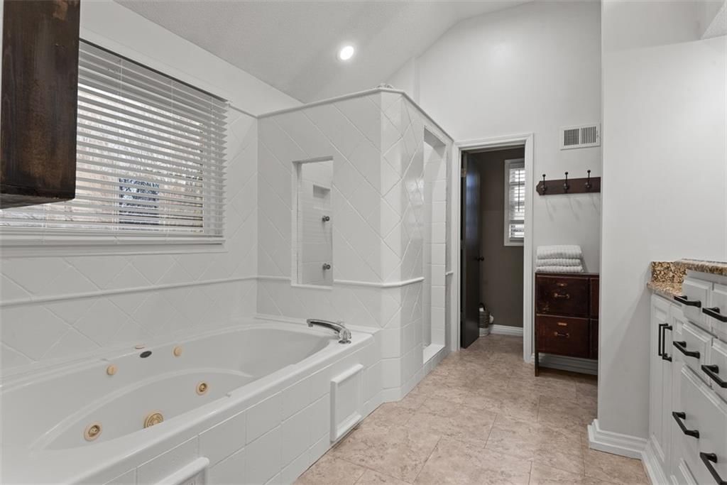 1450 E Orleans Drive — photo 24