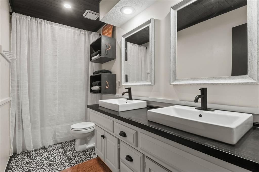 1450 E Orleans Drive — photo 26