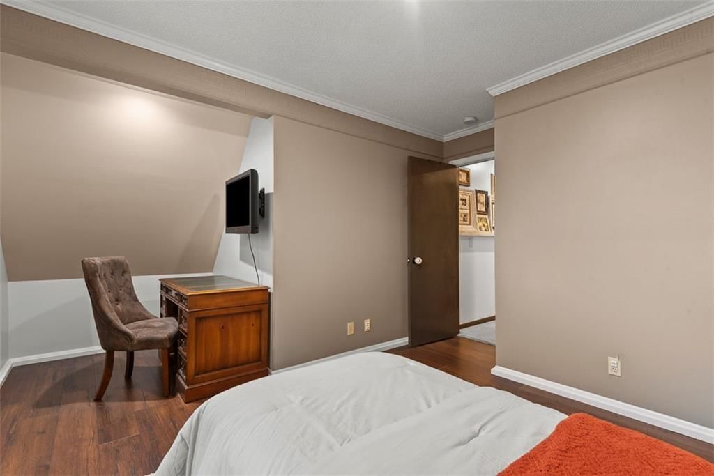 1450 E Orleans Drive — photo 29