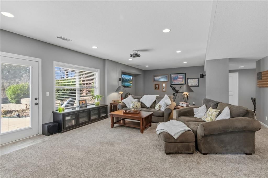 830 Evergreen Street — photo 30