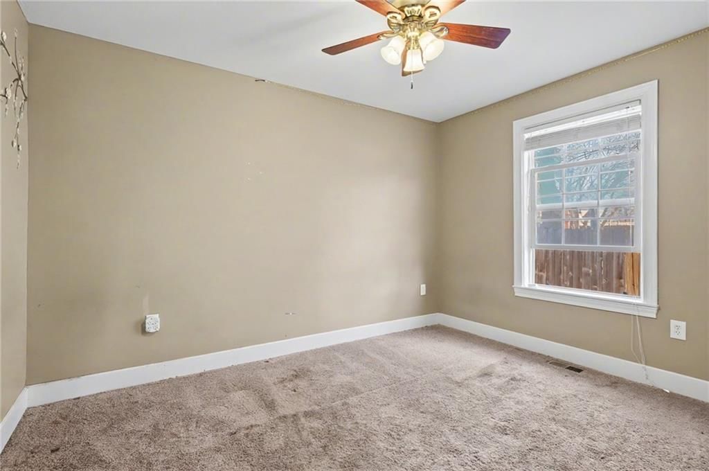 826 E 14th Terrace — photo 15