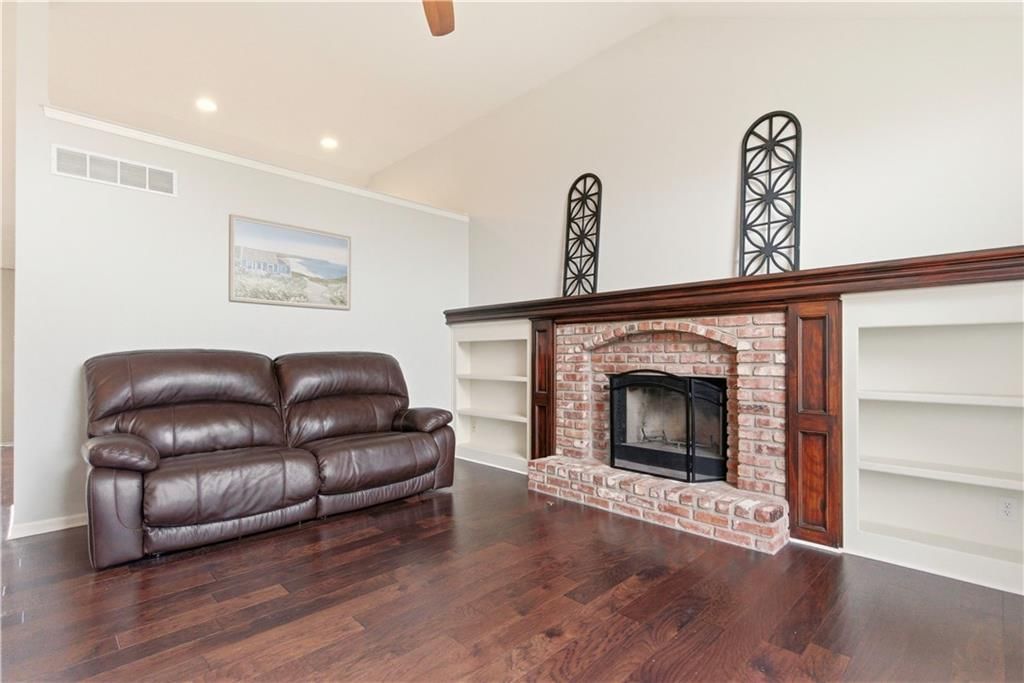 1024 N Marion Street — photo 8