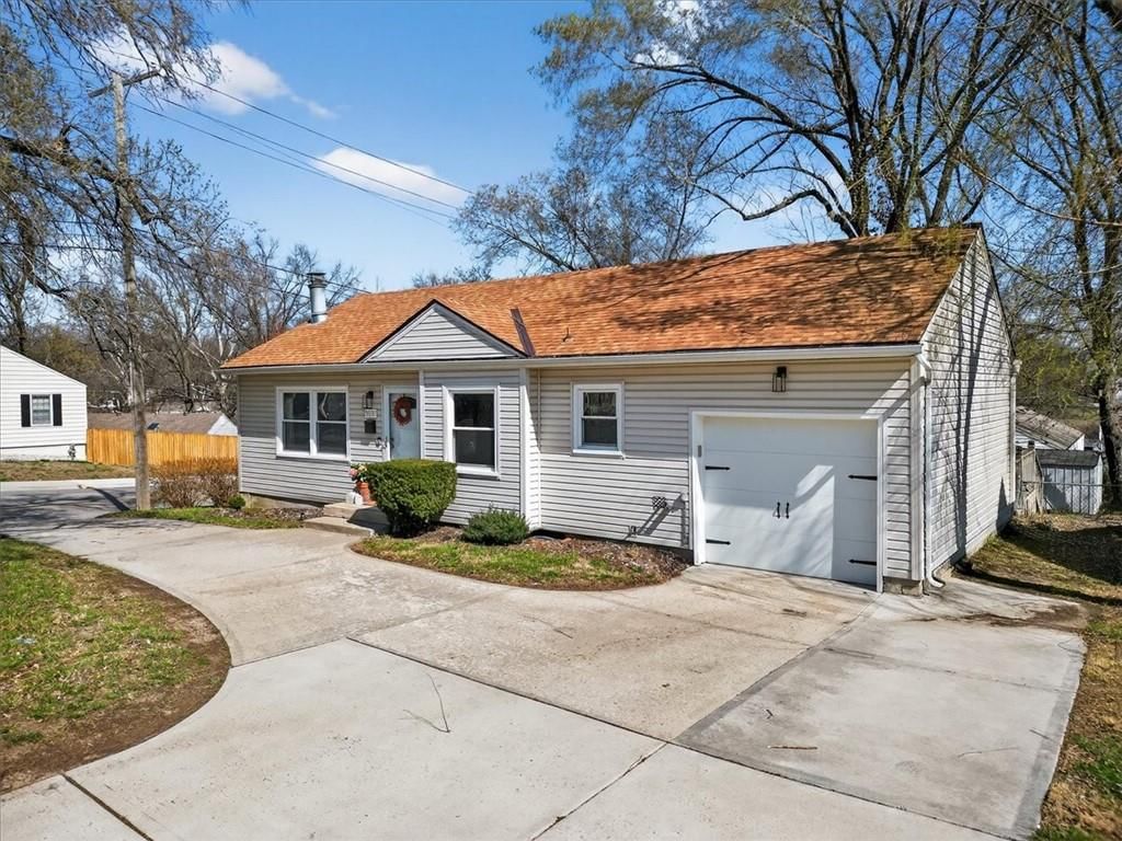 5501 Roe Avenue — photo 3