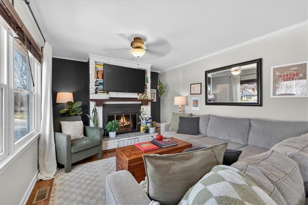 5501 Roe Avenue — photo 7