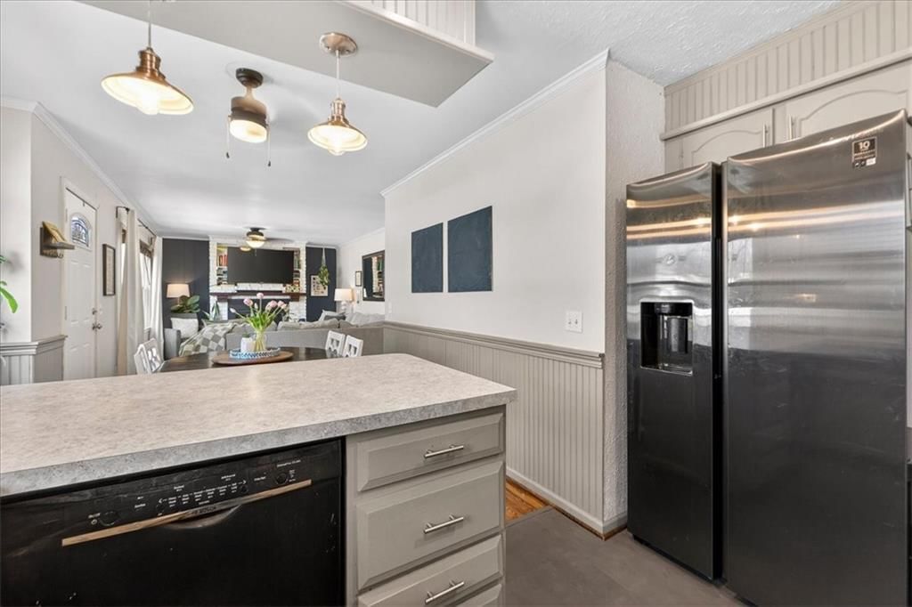 5501 Roe Avenue — photo 17