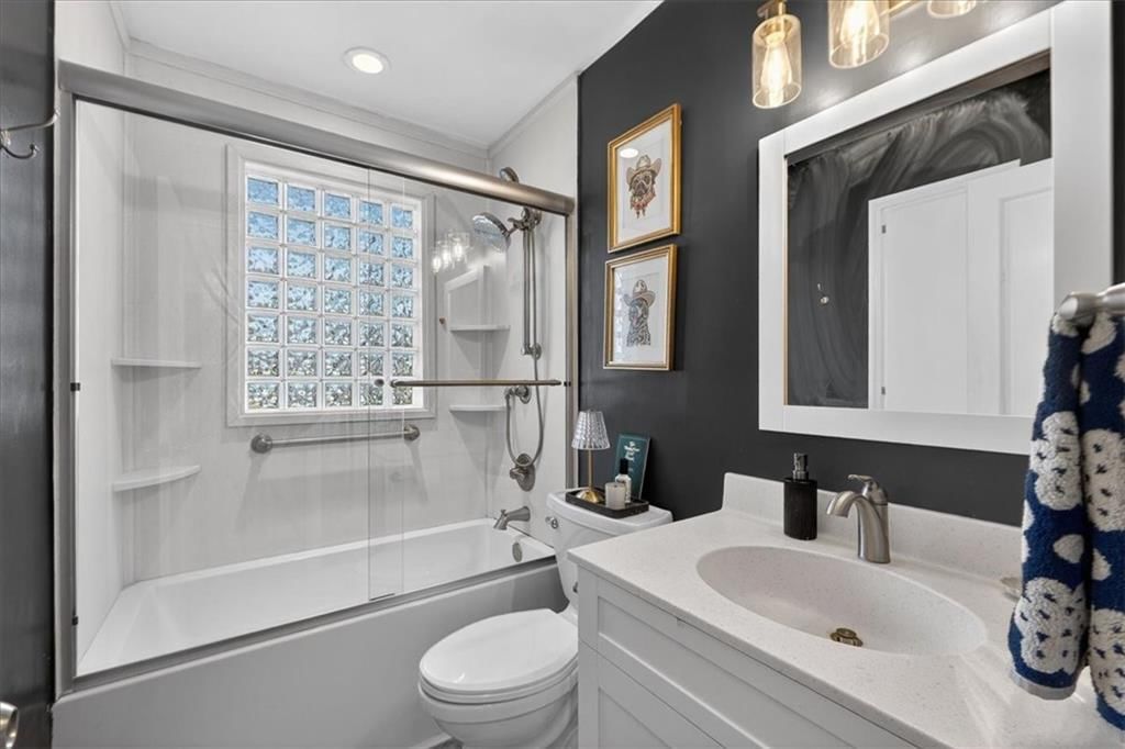 5501 Roe Avenue — photo 24