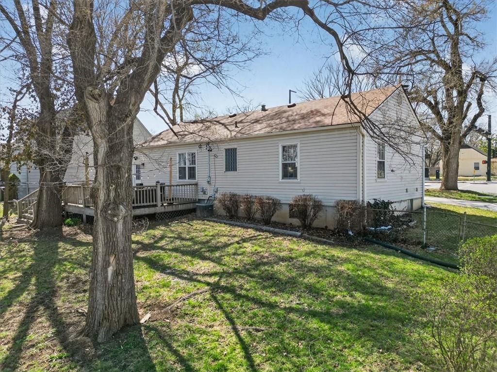 5501 Roe Avenue — photo 35