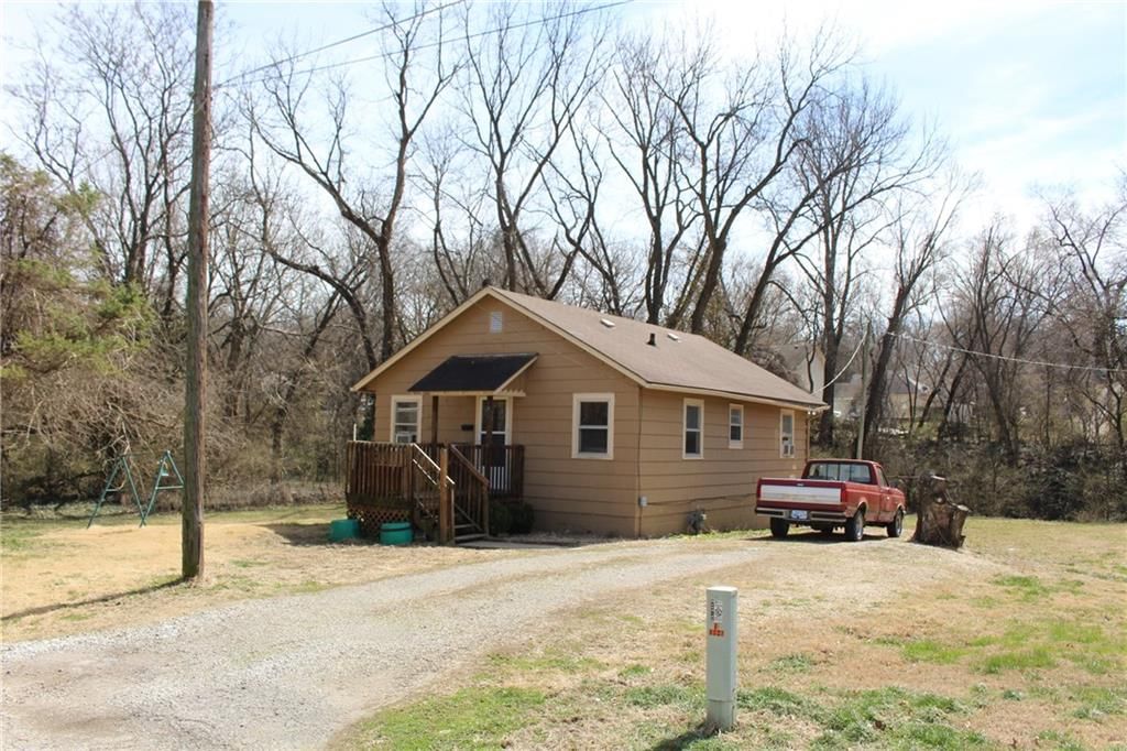 1027 Delaware Street — photo 4