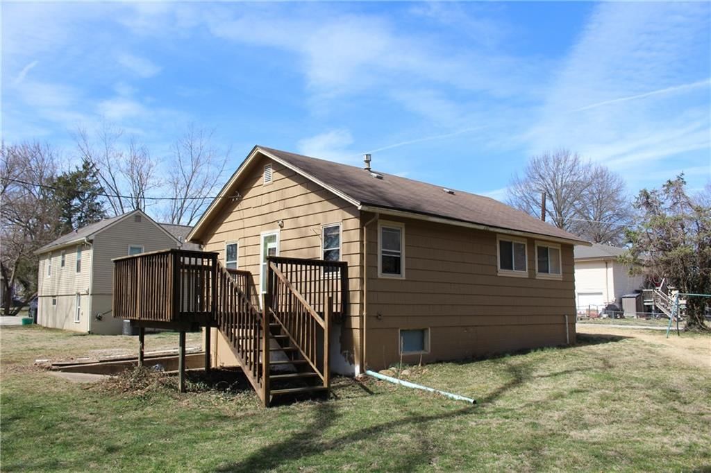 1027 Delaware Street — photo 11