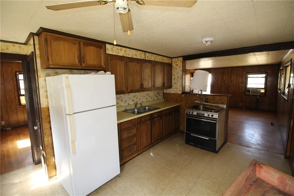 1027 Delaware Street — photo 25