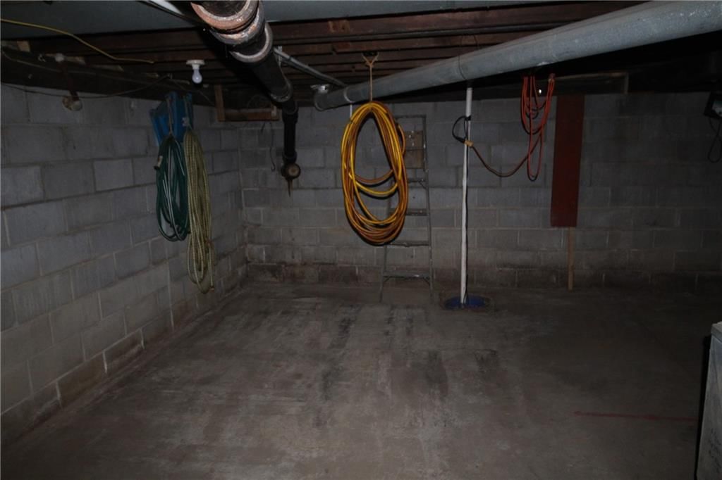 1027 Delaware Street — photo 40