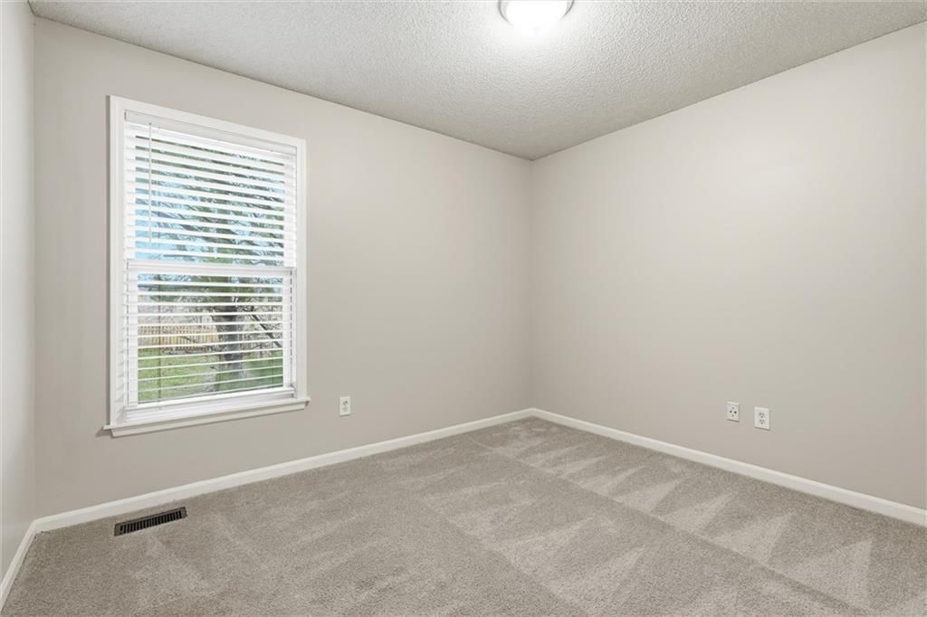 402 Shannon Avenue — photo 22