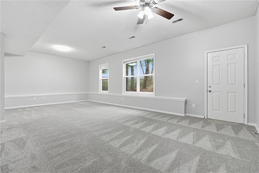 402 Shannon Avenue — photo 26