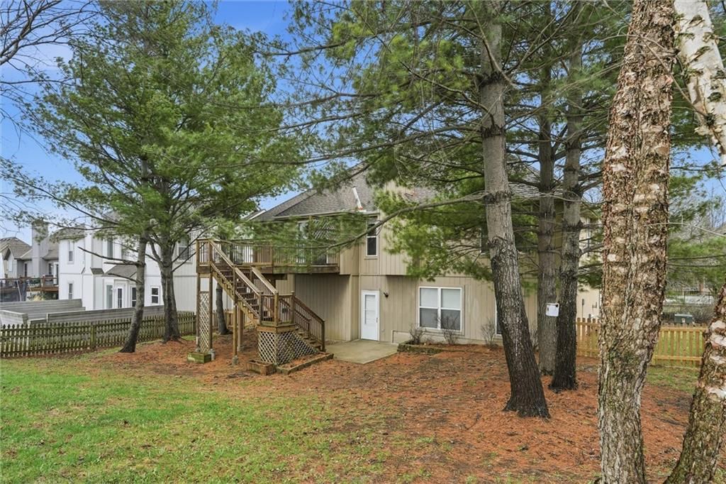 402 Shannon Avenue — photo 32