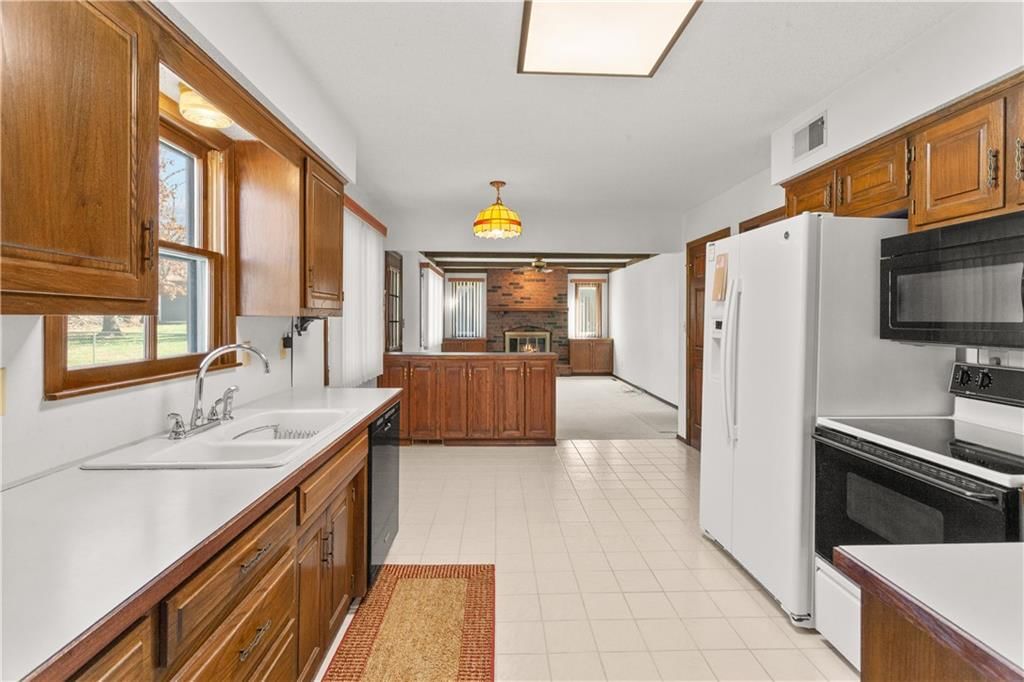 11412 E 58th Street — photo 3