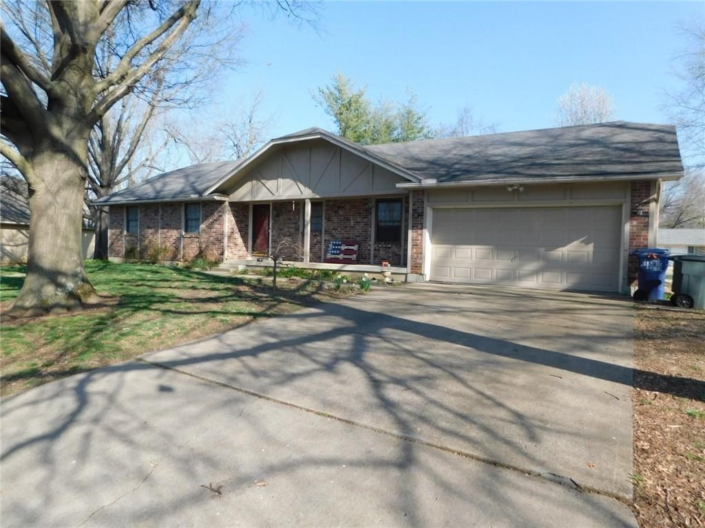 1805 Cambridge Lane — photo 2