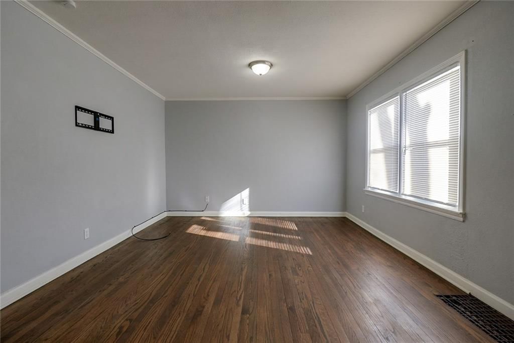 7202 Lydia Avenue — photo 2