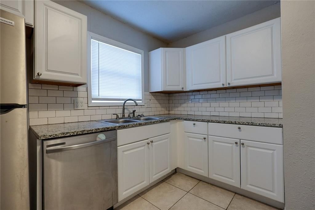 7202 Lydia Avenue — photo 8