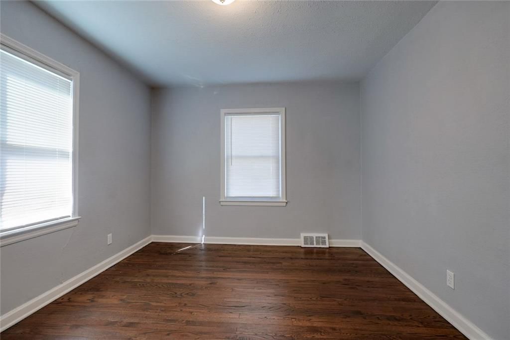 7202 Lydia Avenue — photo 10
