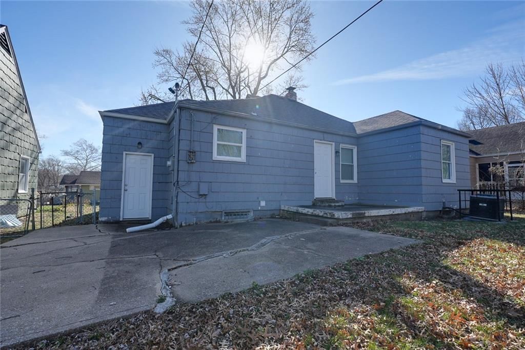 7202 Lydia Avenue — photo 21