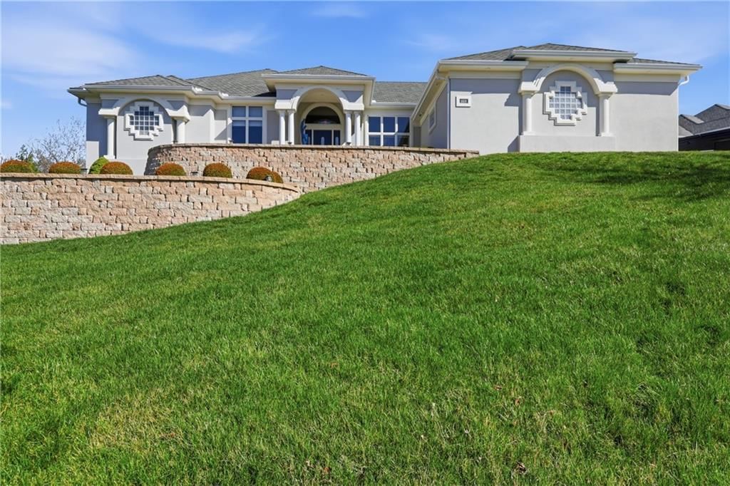 1608 NW Sunridge Drive — photo 2