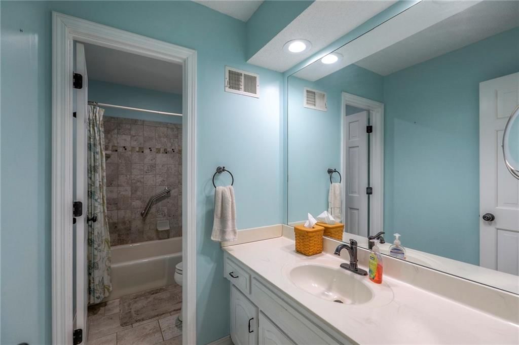 6620 NW 136th Street — photo 18