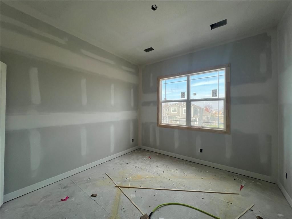 28601 W 161st Terrace — photo 8