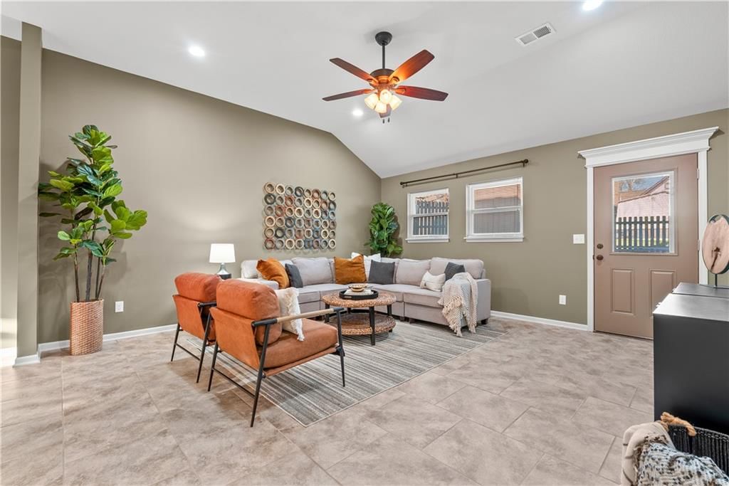 300 NW FOX HOLLOW Lane — photo 11