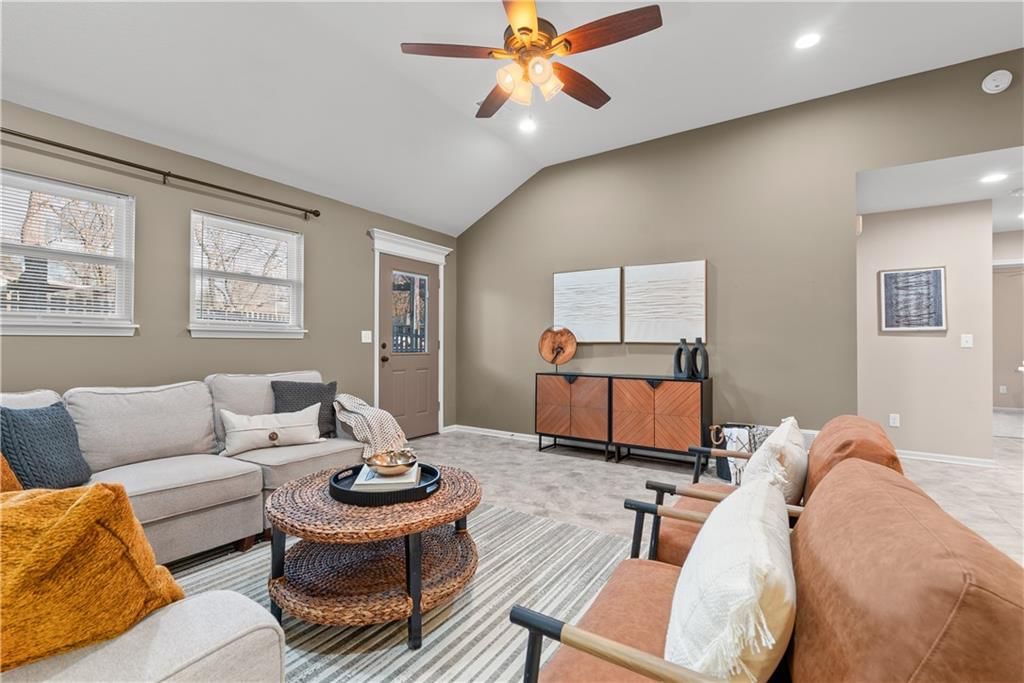 300 NW FOX HOLLOW Lane — photo 15