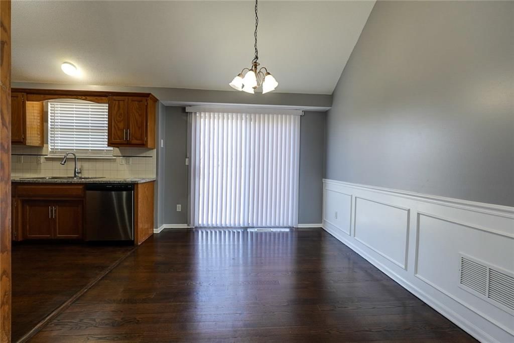 7024 N Winchester Avenue — photo 6