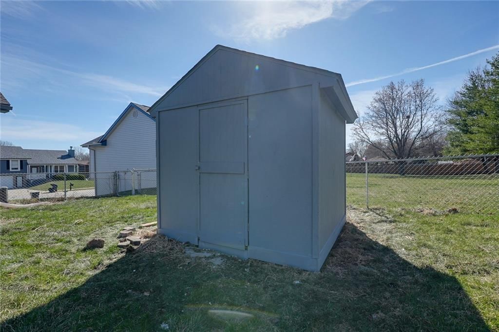7024 N Winchester Avenue — photo 40