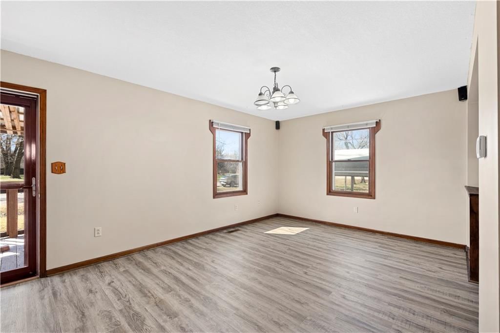 208 W Park Street — photo 8