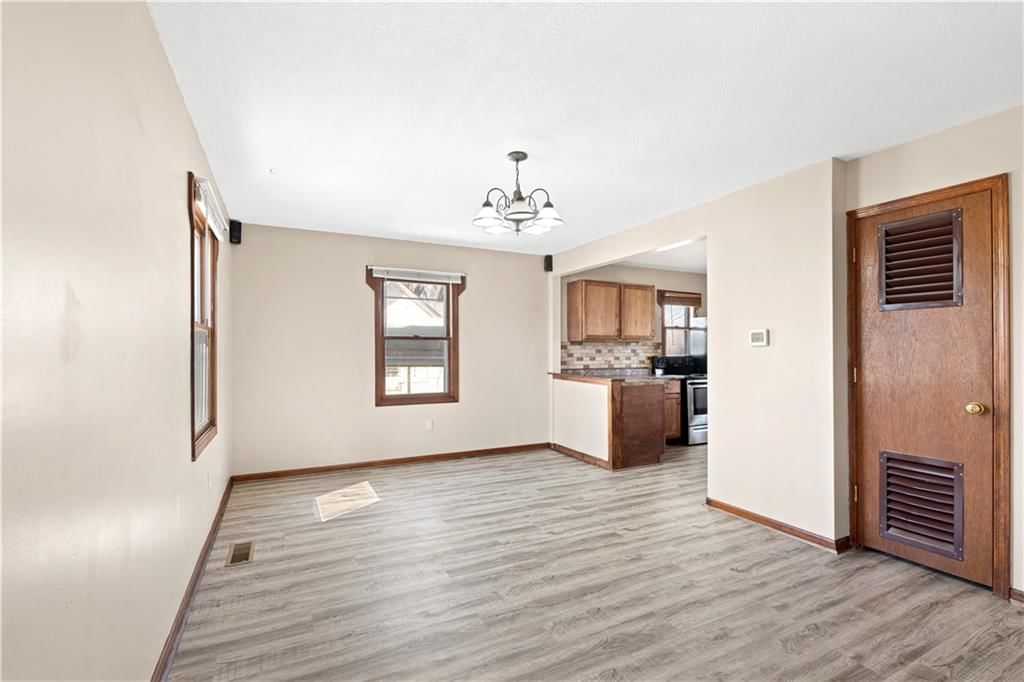 208 W Park Street — photo 9