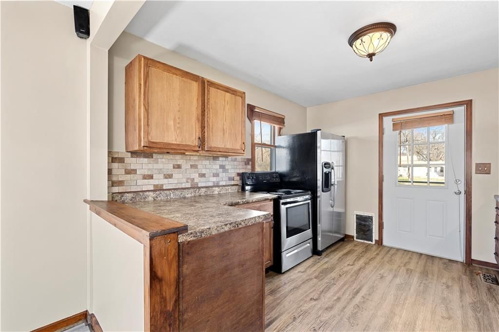 208 W Park Street — photo 10