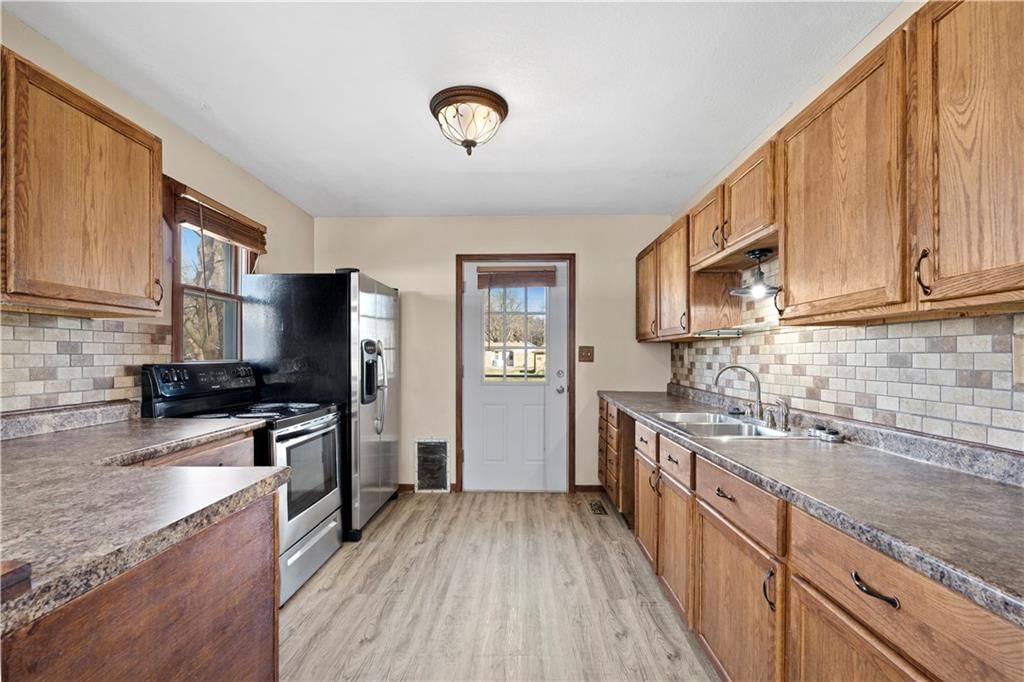 208 W Park Street — photo 11