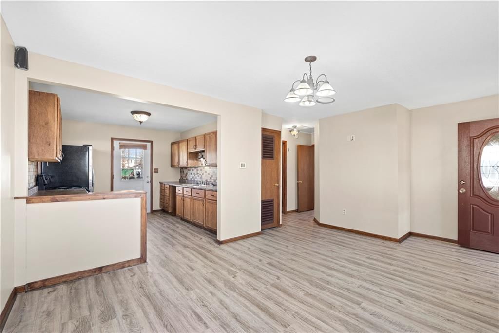 208 W Park Street — photo 17