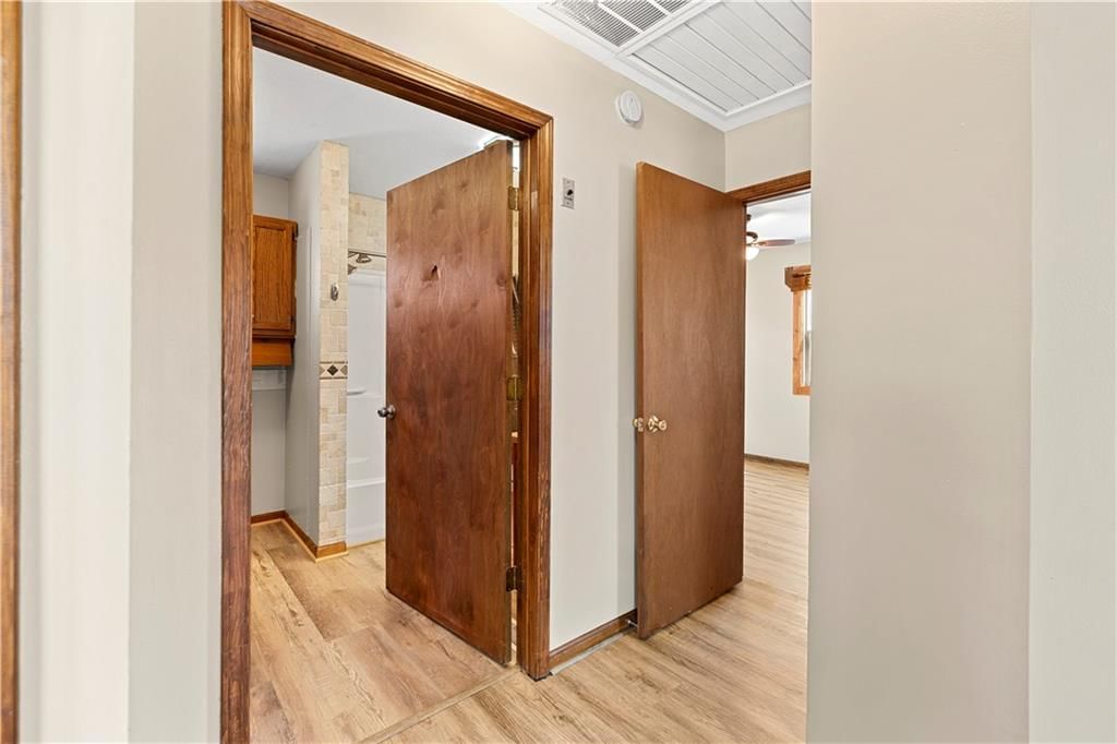 208 W Park Street — photo 18