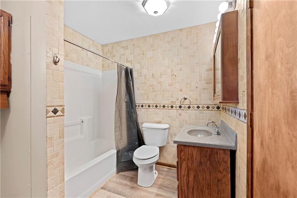 208 W Park Street — photo 19